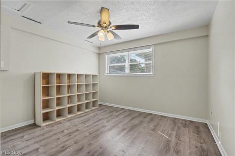 251 Caladonia Avenue Akron OH 44333