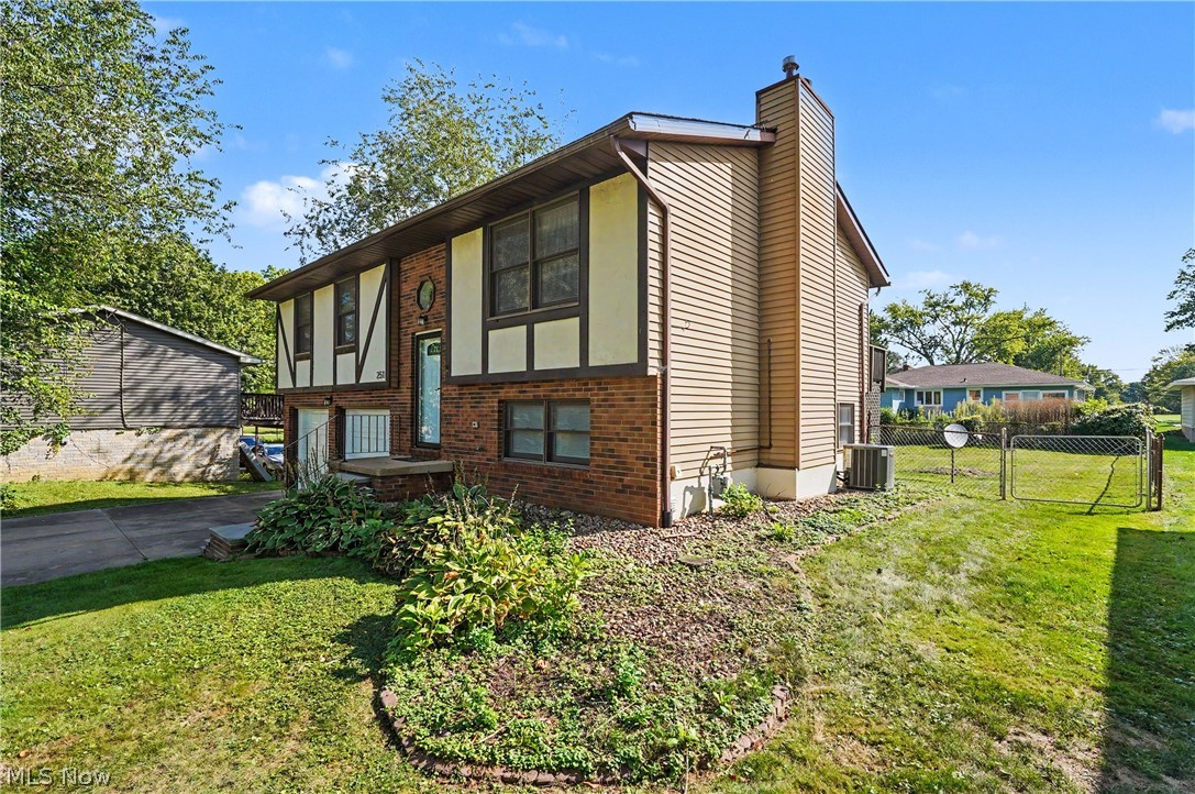 251 Caladonia Avenue Akron OH 44333