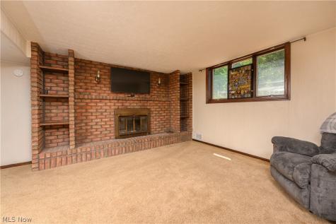 5326 Hillsboro Avenue SE Canton OH 44707