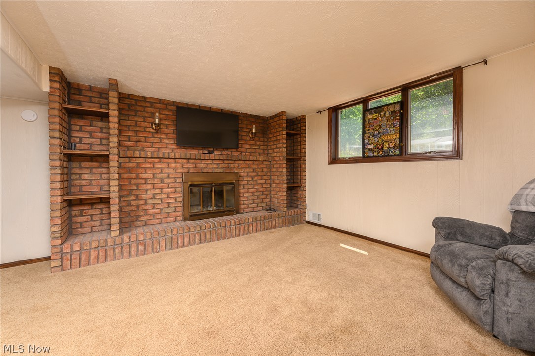 5326 Hillsboro Avenue SE Canton OH 44707