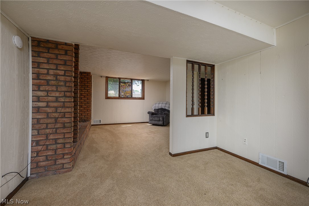 5326 Hillsboro Avenue SE Canton OH 44707