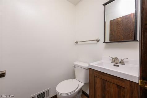5326 Hillsboro Avenue SE Canton OH 44707
