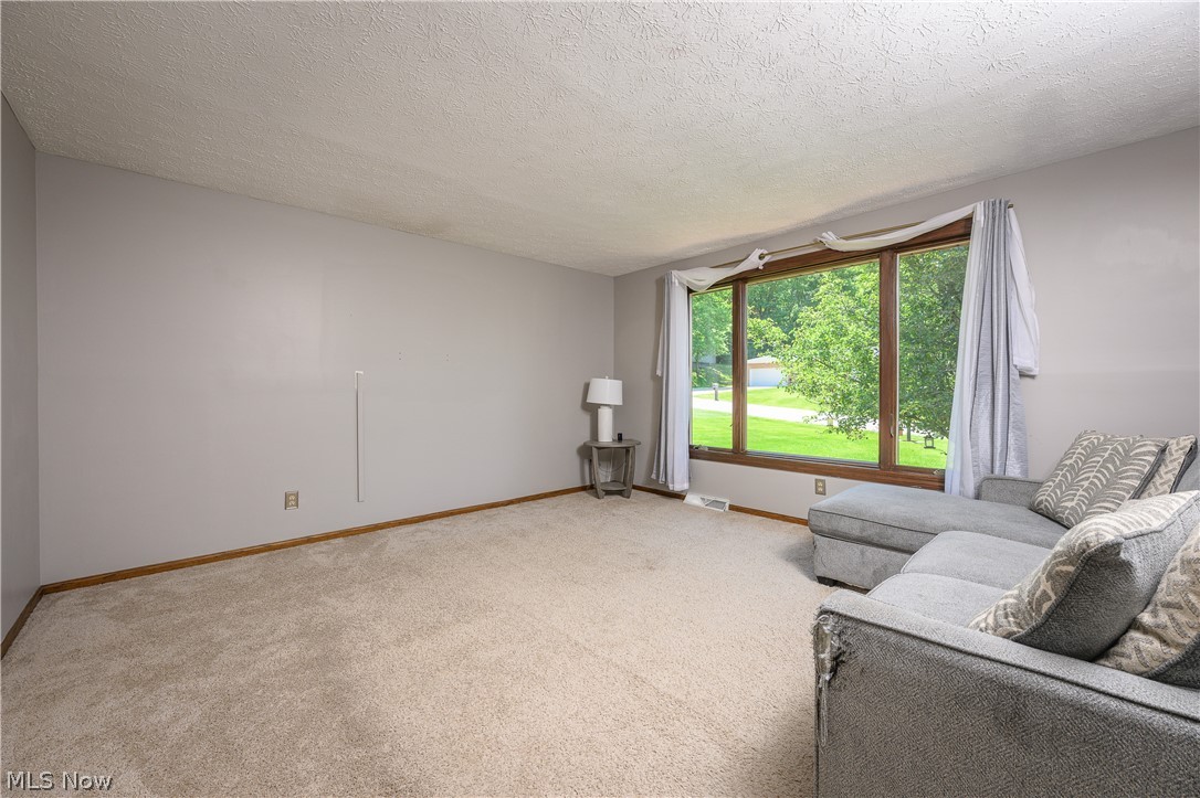 5326 Hillsboro Avenue SE Canton OH 44707