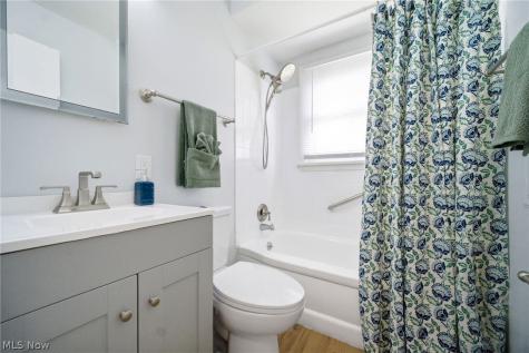 4437 E 158th Street Cleveland OH 44128