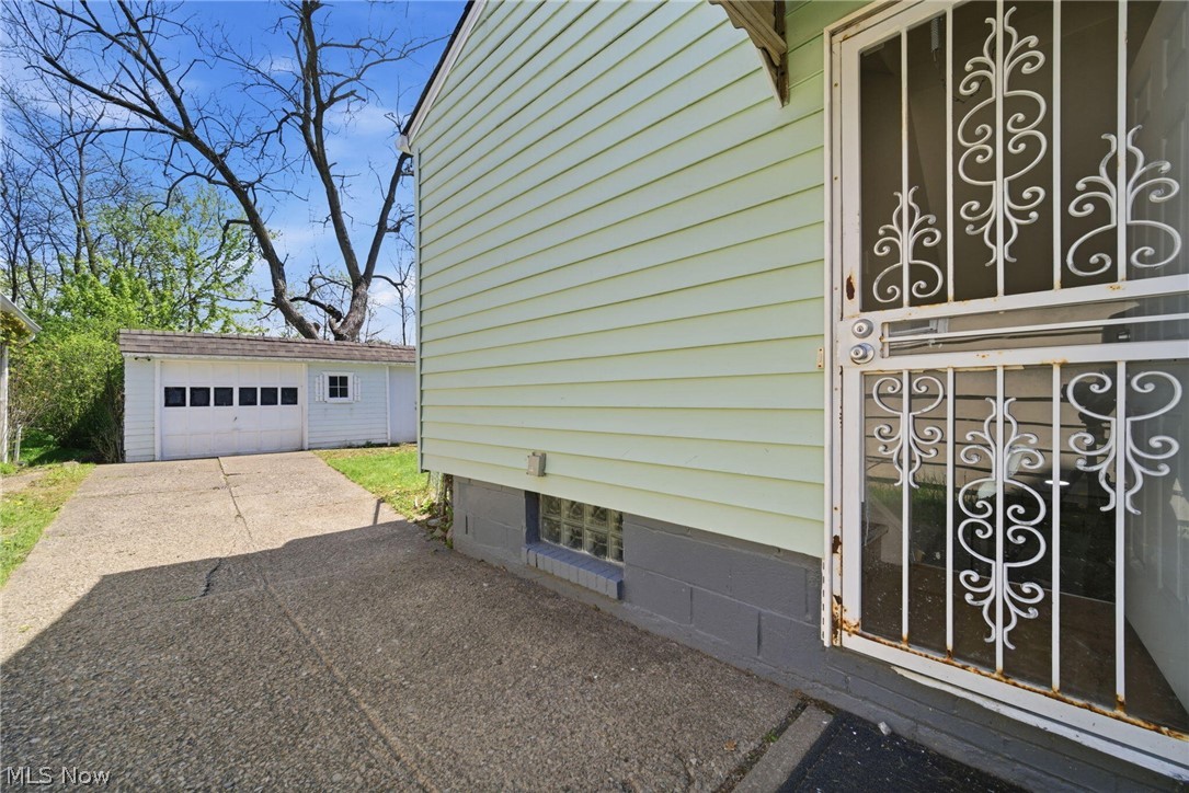 4437 E 158th Street Cleveland OH 44128
