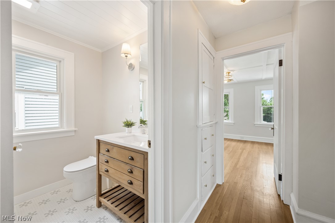 2096 Reveley Avenue Lakewood OH 44107