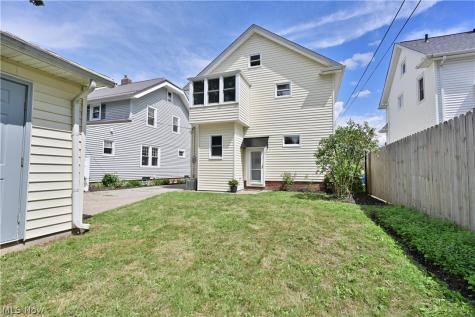 2096 Reveley Avenue Lakewood OH 44107