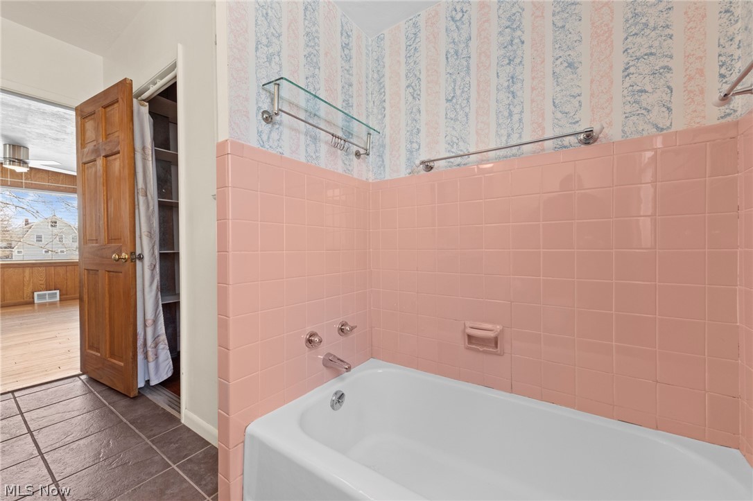 6312 E Pleasant Valley Road Independence OH 44131