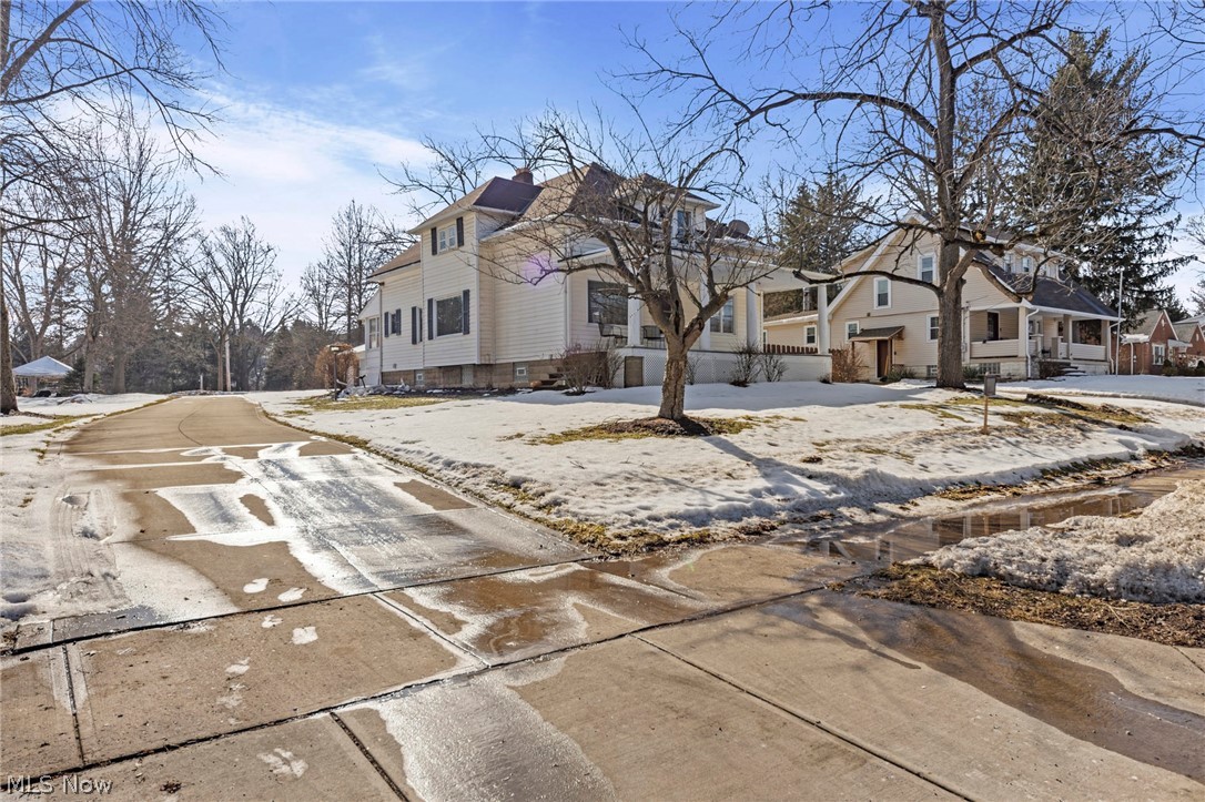 6312 E Pleasant Valley Road Independence OH 44131