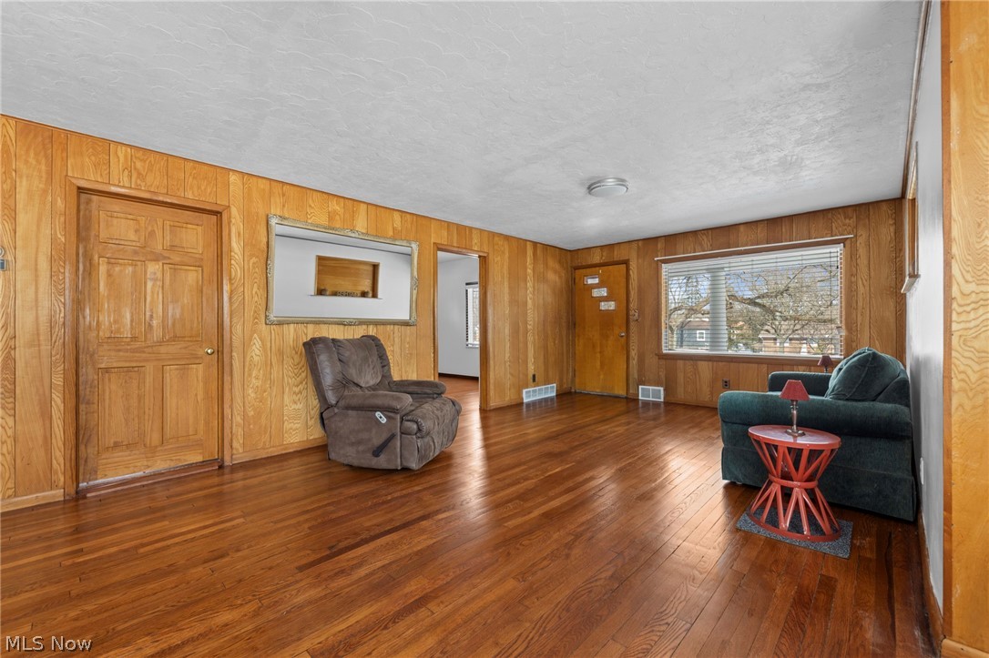 6312 E Pleasant Valley Road Independence OH 44131