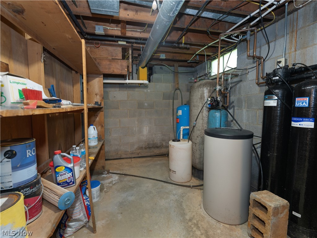 887 State Route 534 NW Newton Falls OH 44444
