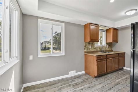 15800 Holland Road Brook Park OH 44142