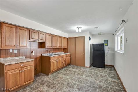 15800 Holland Road Brook Park OH 44142