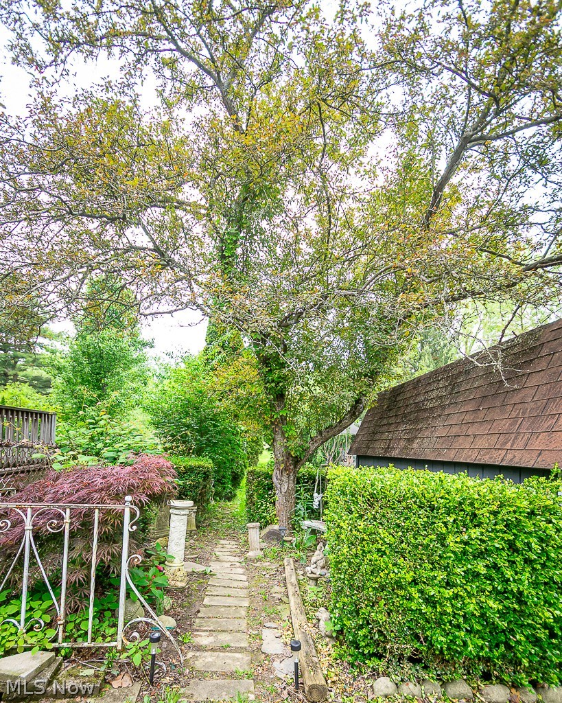 17404 Vermont Street Grafton OH 44044
