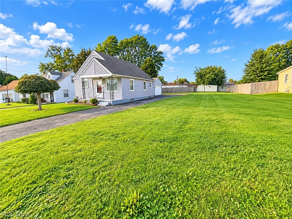 1522 Bancroft Youngstown OH 44514