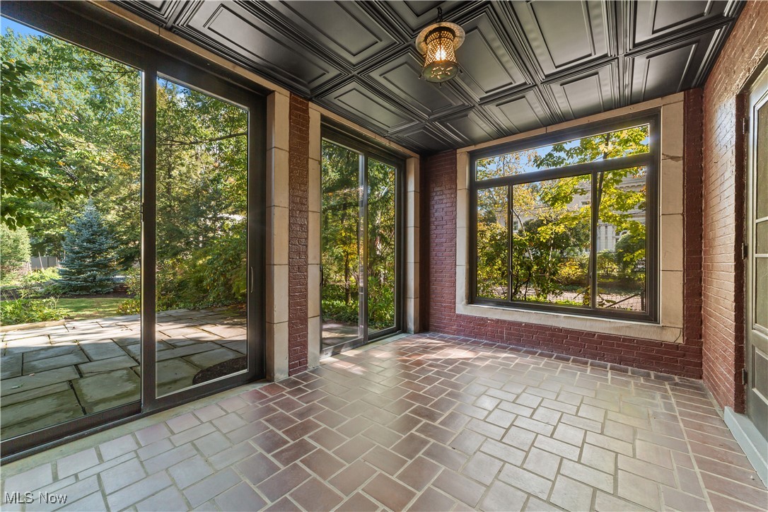 2965 Fairmount Boulevard Cleveland Heights OH 44118