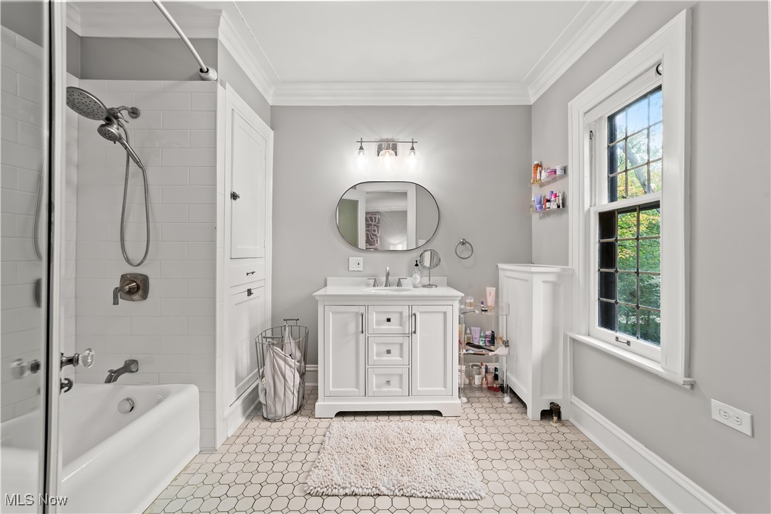 2965 Fairmount Boulevard Cleveland Heights OH 44118