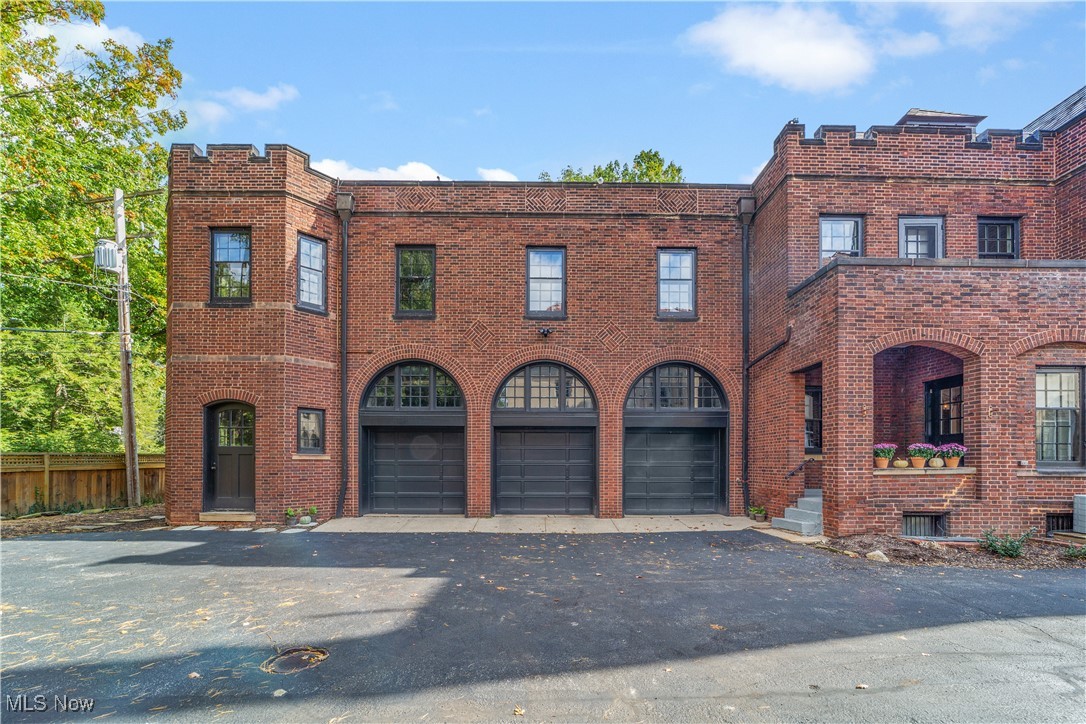 2965 Fairmount Boulevard Cleveland Heights OH 44118