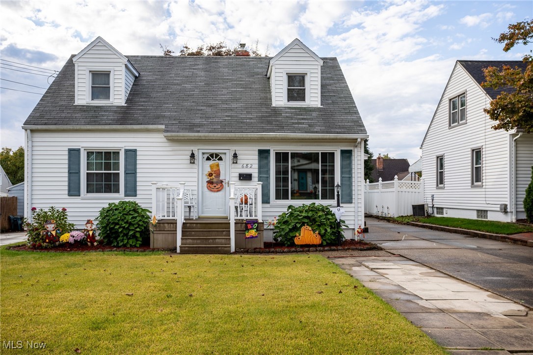 682 E Catawba Avenue Akron OH 44306