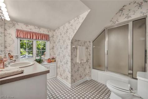 1176 Meadow Spur Drive Akron OH 44333