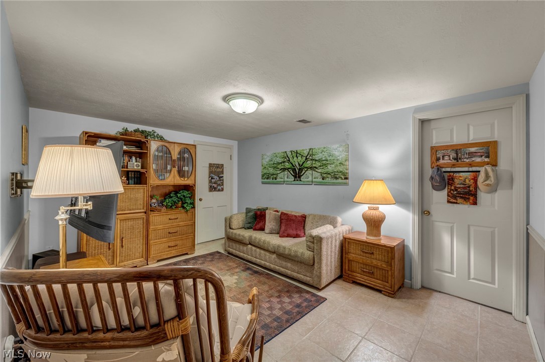1176 Meadow Spur Drive Akron OH 44333