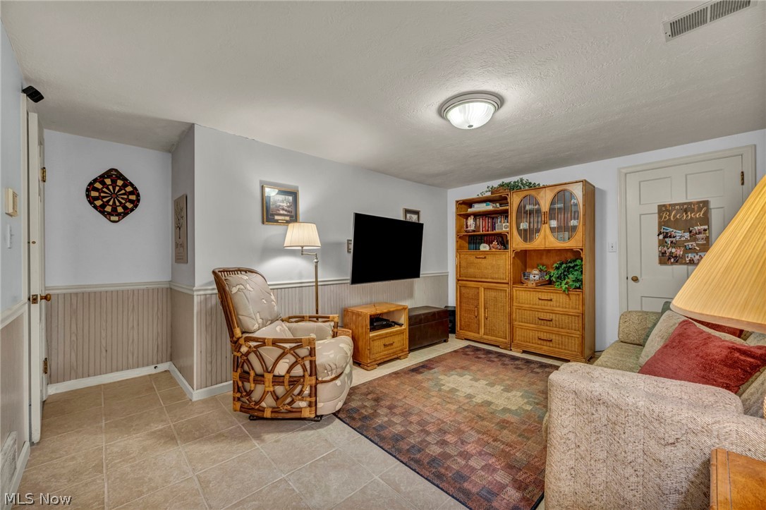 1176 Meadow Spur Drive Akron OH 44333