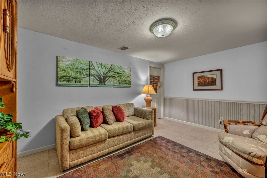 1176 Meadow Spur Drive Akron OH 44333