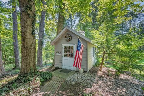 1176 Meadow Spur Drive Akron OH 44333