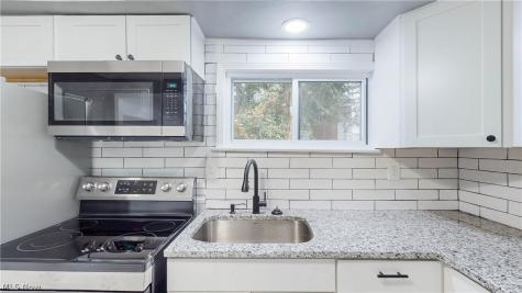 2605 Short Street Lakemore OH 44250