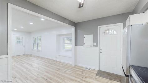 2605 Short Street Lakemore OH 44250