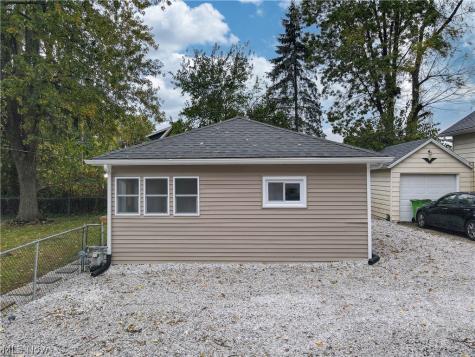 2605 Short Street Lakemore OH 44250