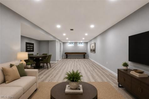 11821 Ronald Drive Parma OH 44130