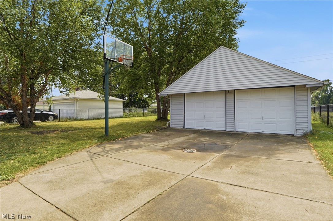 11821 Ronald Drive Parma OH 44130
