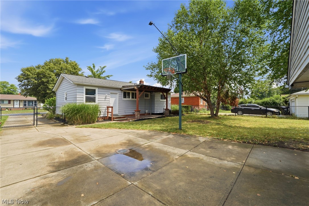 11821 Ronald Drive Parma OH 44130
