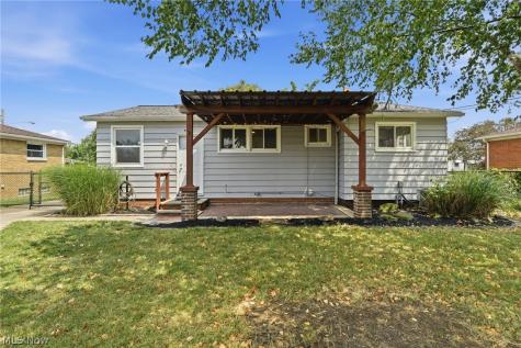 11821 Ronald Drive Parma OH 44130
