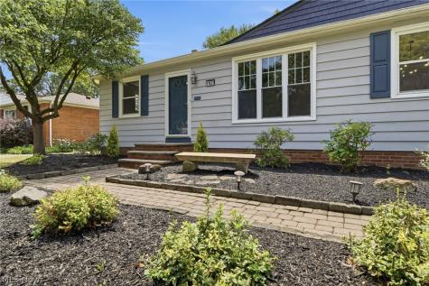 11821 Ronald Drive Parma OH 44130