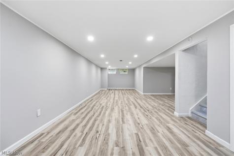 11821 Ronald Drive Parma OH 44130