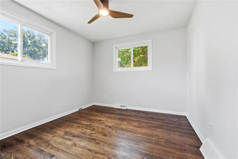11821 Ronald Drive Parma OH 44130