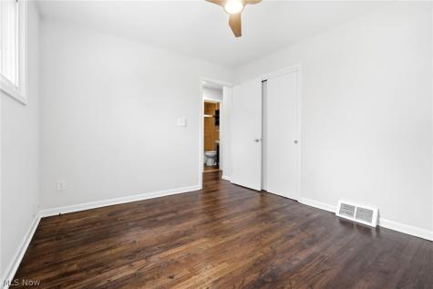 11821 Ronald Drive Parma OH 44130