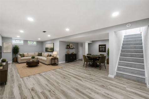 11821 Ronald Drive Parma OH 44130