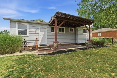 11821 Ronald Drive Parma OH 44130