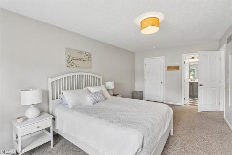 3821 Woodglen Avenue Norton OH 44203