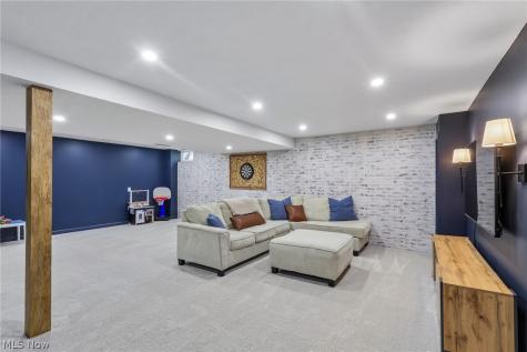 3821 Woodglen Avenue Norton OH 44203