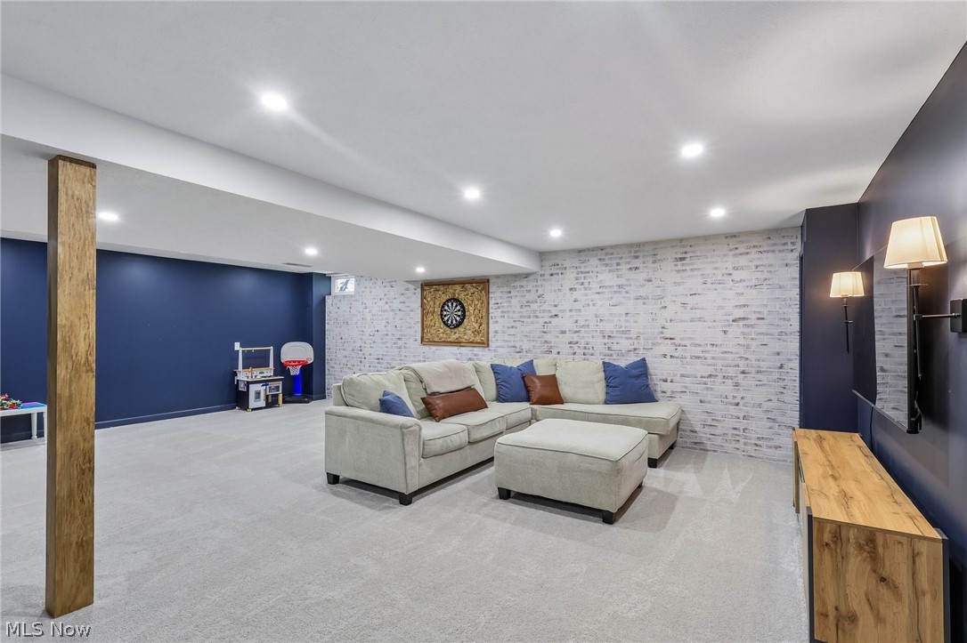 3821 Woodglen Avenue Norton OH 44203