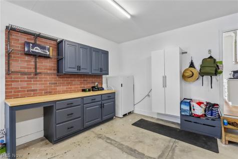 3821 Woodglen Avenue Norton OH 44203
