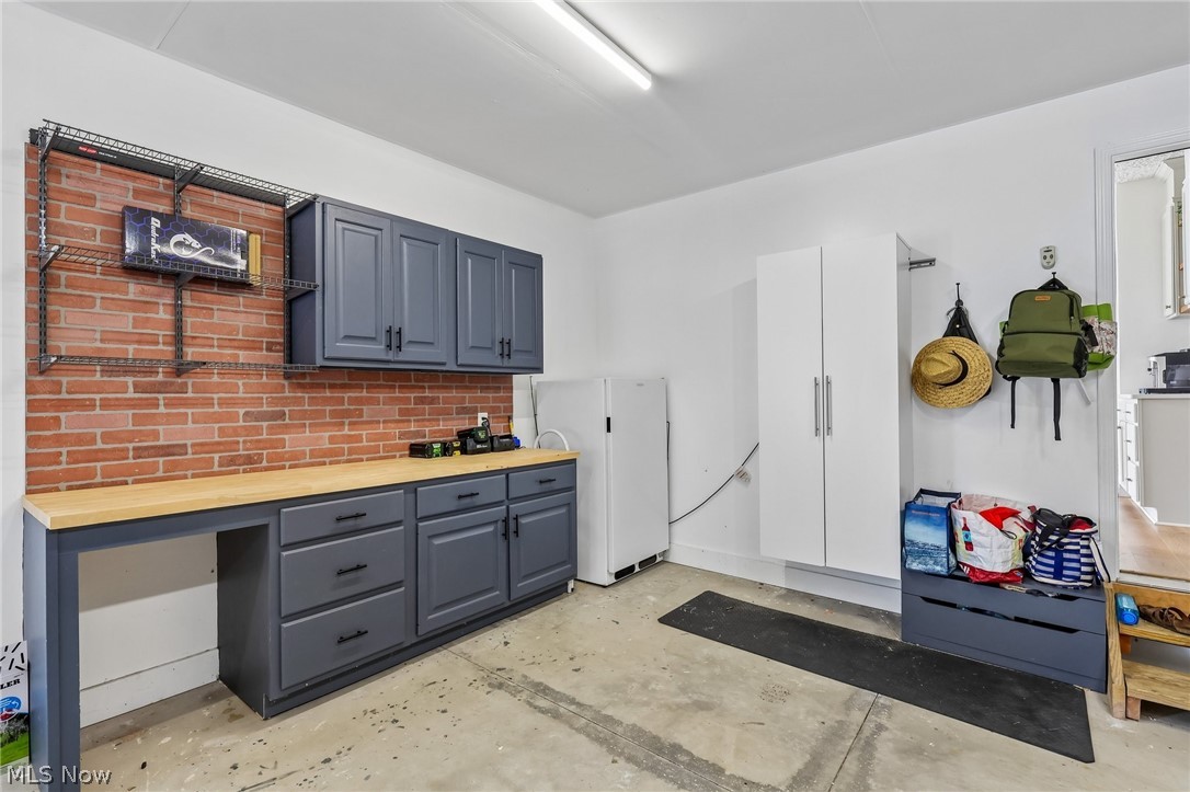 3821 Woodglen Avenue Norton OH 44203