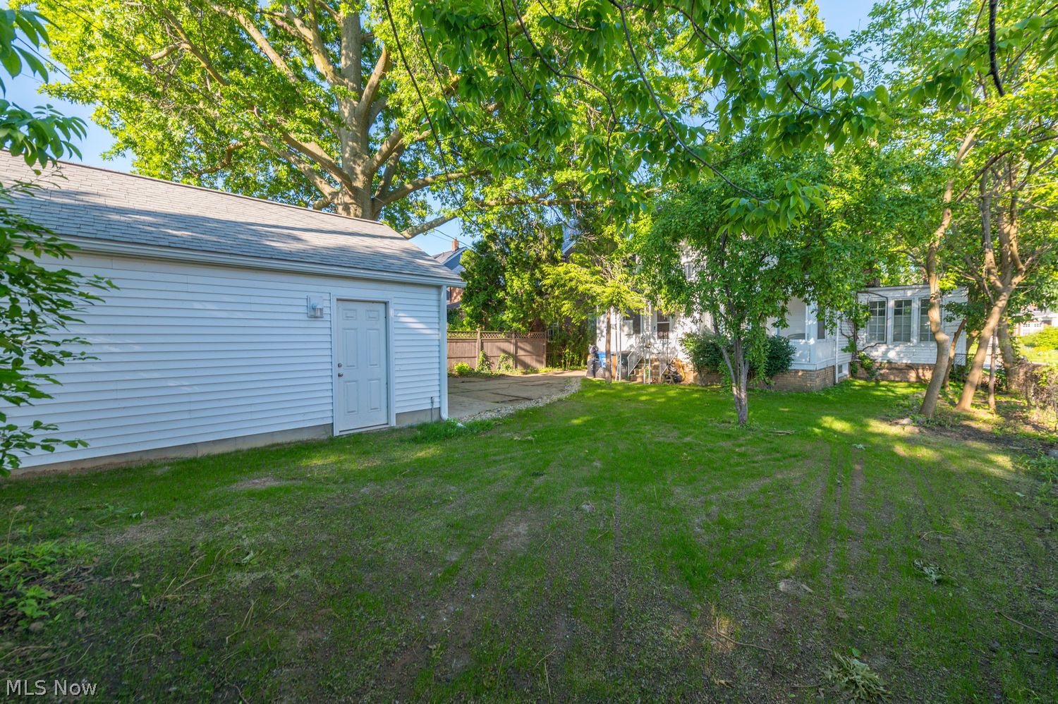 1245 Bunts Road Lakewood OH 44107