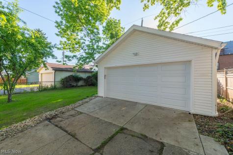1245 Bunts Road Lakewood OH 44107