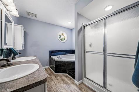 5160 Deer Ridge Mentor OH 44060