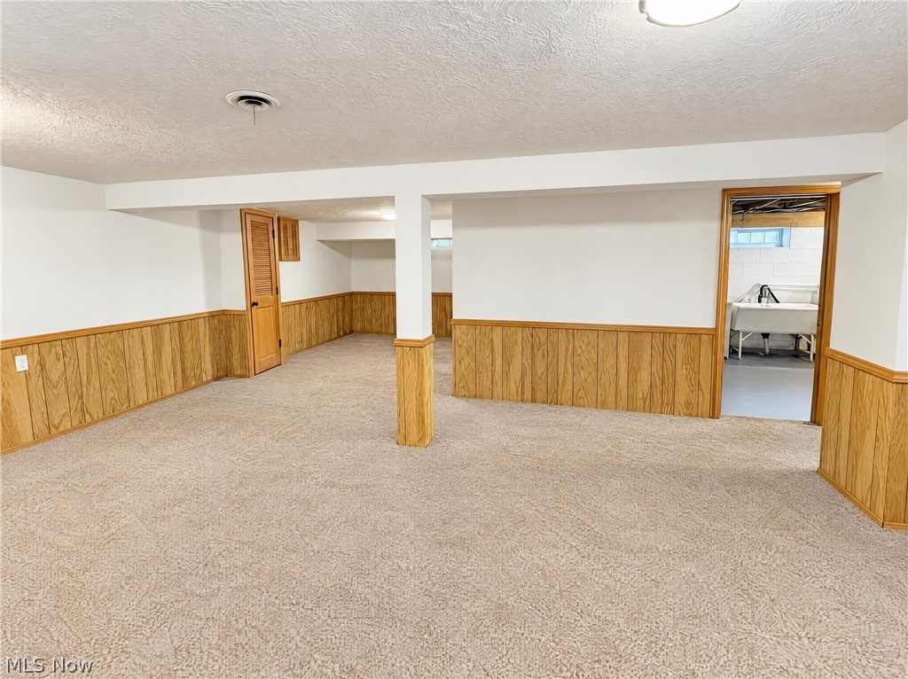 24601 Stephen Avenue Euclid OH 44123